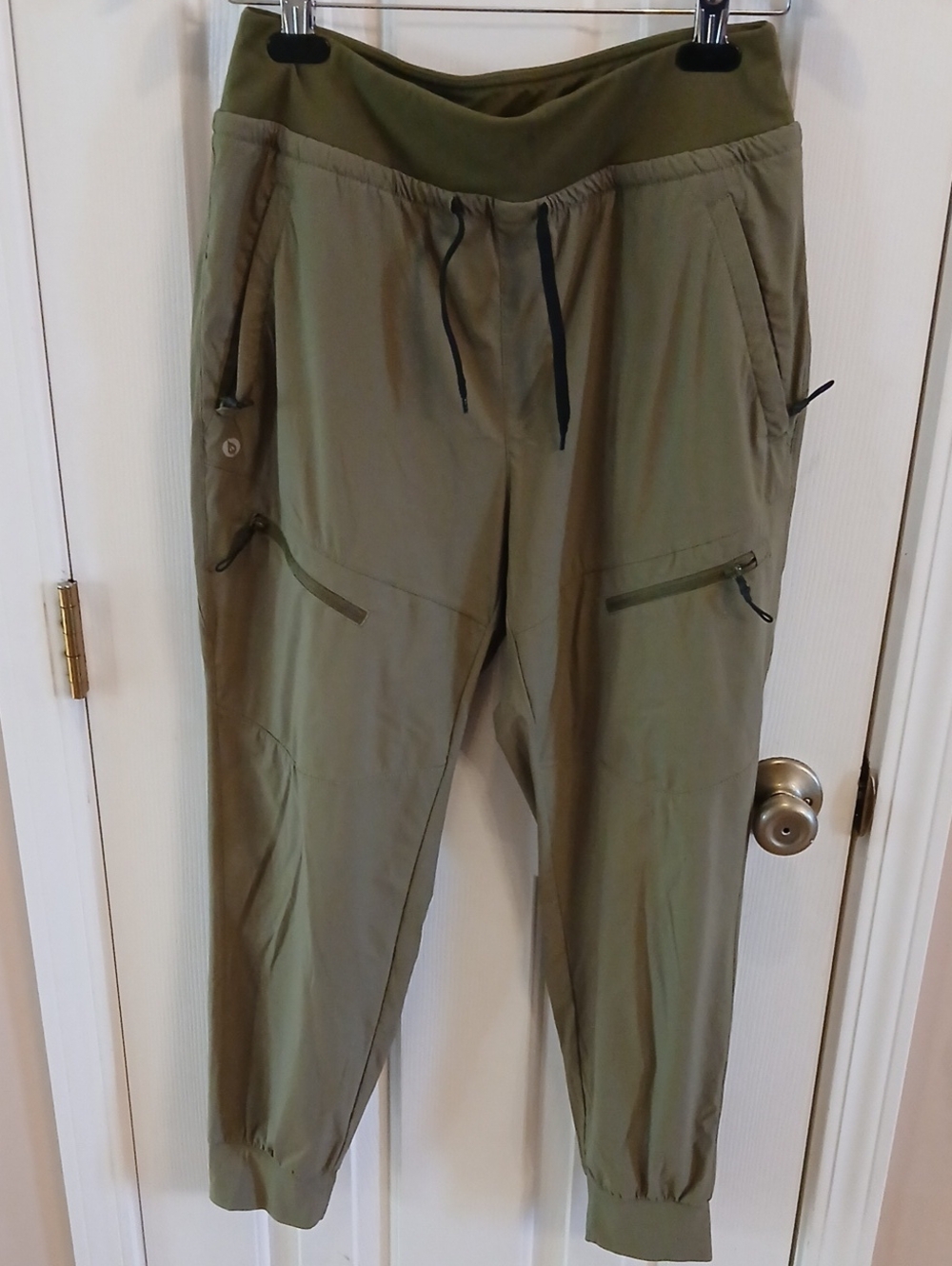 Baleaf Olive Green Women's Jogger Sweatpants with Zipper Pockets